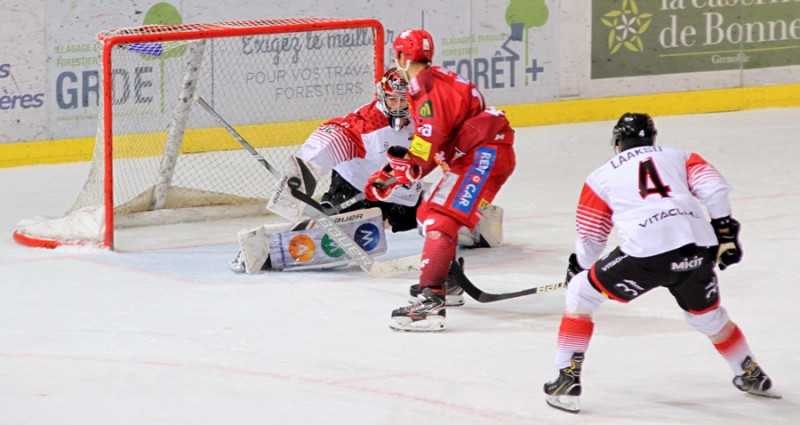 Photo hockey Ligue Magnus - Ligue Magnus : 42ème journée : Grenoble  vs Mulhouse - Victoire grenobloise dans la douleur !