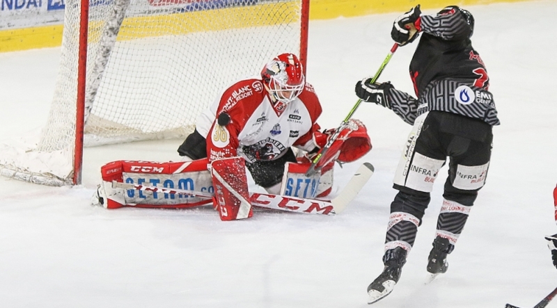 Photo hockey Ligue Magnus - Ligue Magnus : 42ème journée : Amiens vs Chamonix - Chamonix douche les espoirs d Photo hockey Ligue Magnus - Ligue Magnus : 42ème journée : Amiens vs Chamonix - Chamonix douche les espoirs d