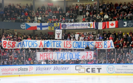 Photo hockey Ligue Magnus - Ligue Magnus : 42ème journée : Grenoble vs Bordeaux - Grenoble gagne encore et fête Tartari ! Photo hockey Ligue Magnus - Ligue Magnus : 42ème journée : Grenoble vs Bordeaux - Grenoble gagne encore et fête Tartari !