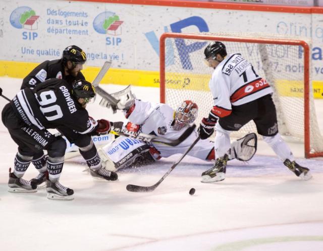 Photo hockey Ligue Magnus - Ligue Magnus : 4ème journée : Amiens  vs Nice - Grosse frayeur au Coliseum