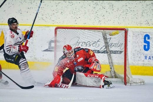 Photo hockey Ligue Magnus - Ligue Magnus : 5ème journée  : Chamonix  vs Briançon  - Les Pionniers l’emportent aux forceps !