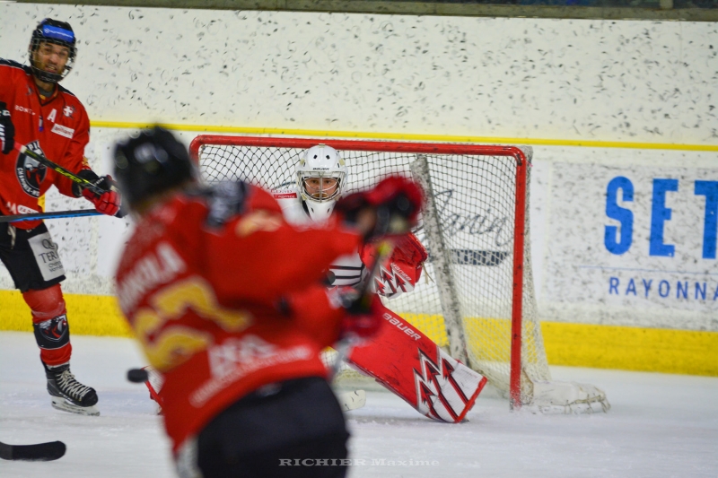 Photo hockey Ligue Magnus - Ligue Magnus : 5ème journée  : Chamonix  vs Briançon  - Les Pionniers l’emportent aux forceps !