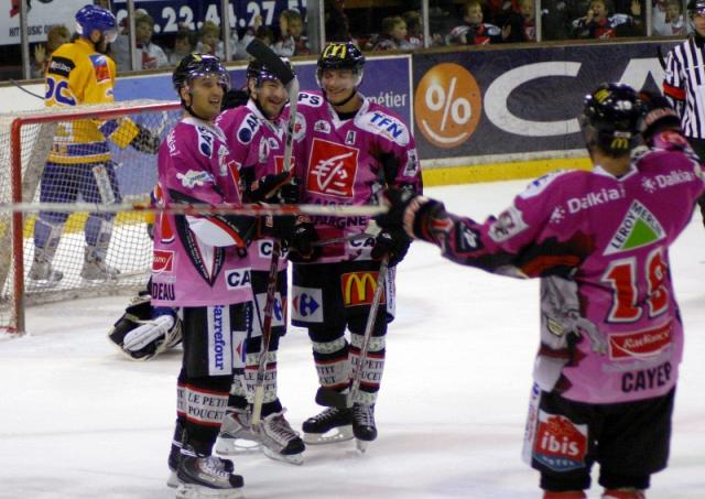 Photo hockey Ligue Magnus - Ligue Magnus : 5ème journée : Amiens  vs Dijon  - La tête sous l