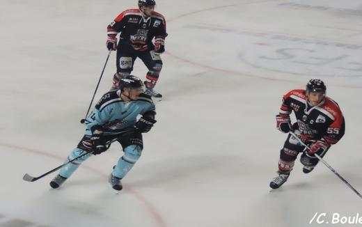 Photo hockey Ligue Magnus - Ligue Magnus : 5ème journée : Bordeaux vs Brest  - Le Boxer vole plus haut que l