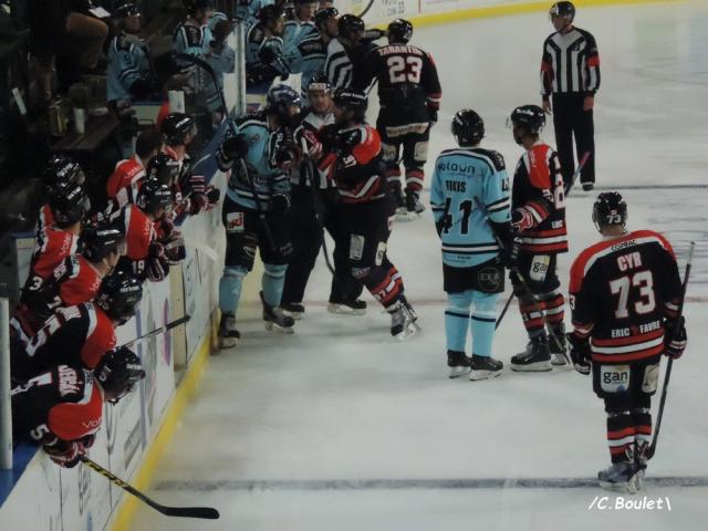 Photo hockey Ligue Magnus - Ligue Magnus : 5ème journée : Bordeaux vs Brest  - Le Boxer vole plus haut que l