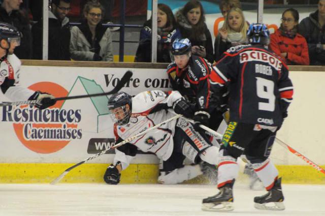 Photo hockey Ligue Magnus - Ligue Magnus : 5ème journée : Caen  vs Angers  - Victoire angenive dans la douleur