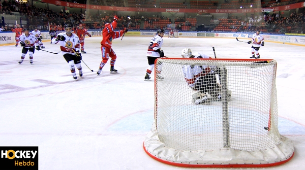 Photo hockey Ligue Magnus - Ligue Magnus : 5ème journée : Grenoble  vs Chamonix  - 121 minutes 6 secondes sans prendre de but !