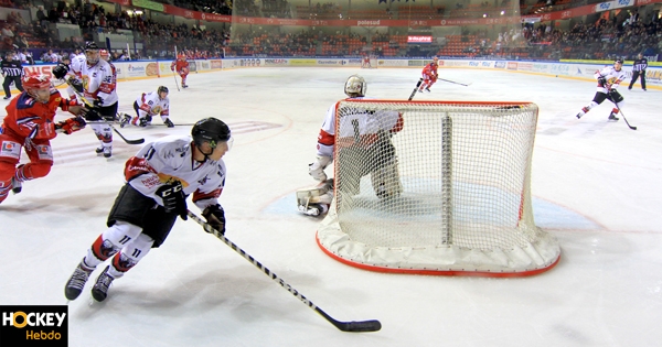 Photo hockey Ligue Magnus - Ligue Magnus : 5ème journée : Grenoble  vs Chamonix  - 121 minutes 6 secondes sans prendre de but !