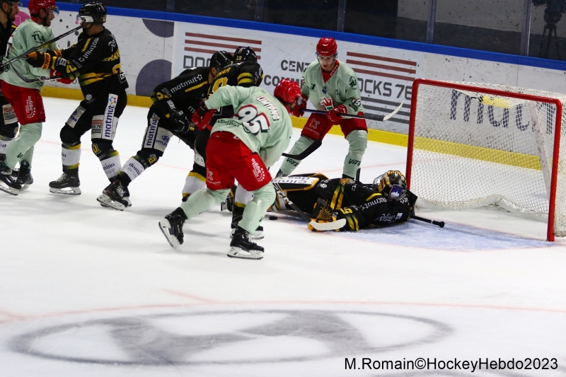 Photo hockey Ligue Magnus - Ligue Magnus : 5ème journée : Rouen vs Cergy-Pontoise - Les dragons en maître. Photo hockey Ligue Magnus - Ligue Magnus : 5ème journée : Rouen vs Cergy-Pontoise - Les dragons en maître.
