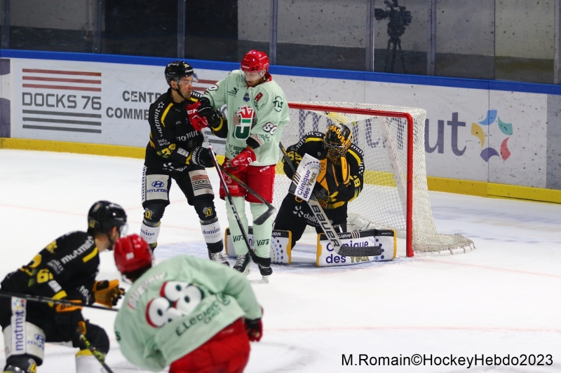 Photo hockey Ligue Magnus - Ligue Magnus : 5ème journée : Rouen vs Cergy-Pontoise - Les dragons en maître. Photo hockey Ligue Magnus - Ligue Magnus : 5ème journée : Rouen vs Cergy-Pontoise - Les dragons en maître.
