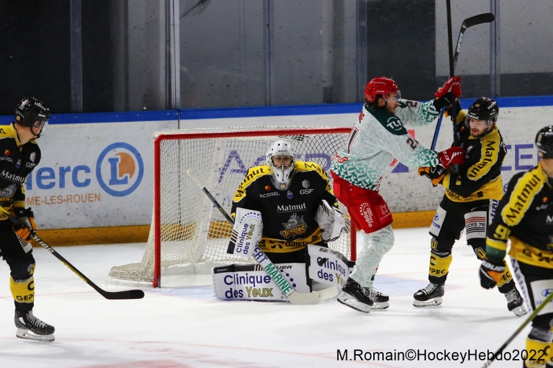 Photo hockey Ligue Magnus - Ligue Magnus : 6ème journée  : Rouen vs Cergy-Pontoise - Les dragons tout feu tout flamme.