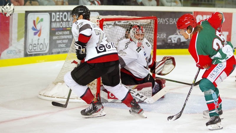 Photo hockey Ligue Magnus - Ligue Magnus : 6ème journée : Bordeaux vs Anglet - Bordeaux retrouve le podium après une 4ème consécutive ! Photo hockey Ligue Magnus - Ligue Magnus : 6ème journée : Bordeaux vs Anglet - Bordeaux retrouve le podium après une 4ème consécutive !