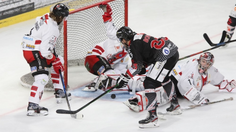 Photo hockey Ligue Magnus - Ligue Magnus : 7ème journée : Amiens  vs Briançon  - Amiens sérieux et appliqué