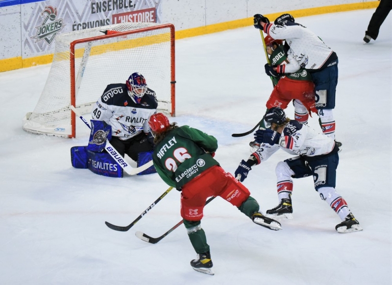 Photo hockey Ligue Magnus - Ligue Magnus : 7ème journée : Cergy-Pontoise vs Angers  - Les Ducs survolent les débats