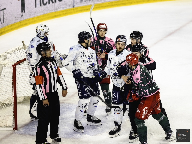 Photo hockey Ligue Magnus - Ligue Magnus : 7Ã¨me journÃ©e : Cergy-Pontoise vs Gap  - Les Jokers soufflent un grand ouf de soulagement