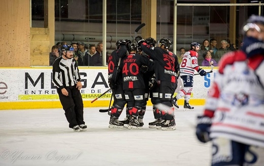 Photo hockey Ligue Magnus - Ligue Magnus : 7ème journée : Chamonix  vs Angers  - Les Pionniers ont chassé les Ducs