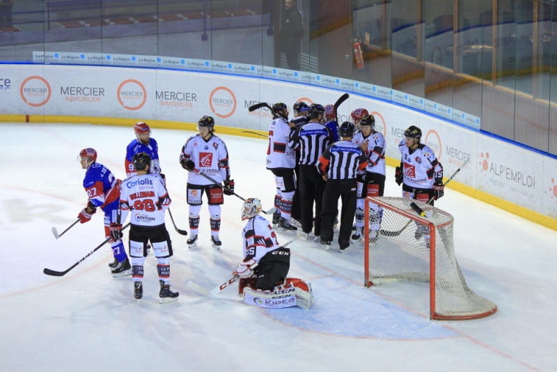 Photo hockey Ligue Magnus - Ligue Magnus : 8ème journée : Lyon vs Amiens  - Lyon rate la troisième