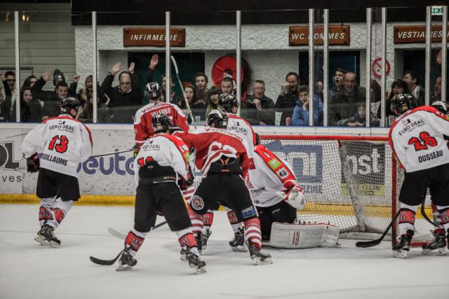 Photo hockey Ligue Magnus - Ligue Magnus : 8ème journée : Morzine-Avoriaz vs Amiens  - Les Pingouins conquérants