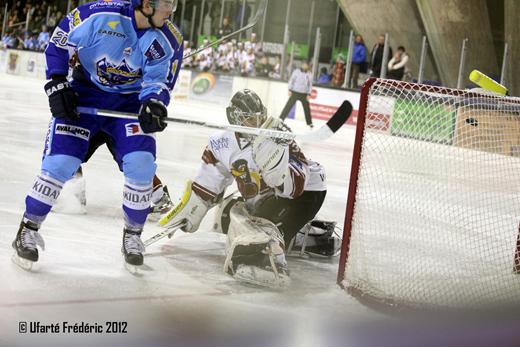 Photo hockey Ligue Magnus - Ligue Magnus : 8ème journée : Villard-de-Lans vs Morzine-Avoriaz - Les Ours rugissent face aux Pingouins ! Photo hockey Ligue Magnus - Ligue Magnus : 8ème journée : Villard-de-Lans vs Morzine-Avoriaz - Les Ours rugissent face aux Pingouins !