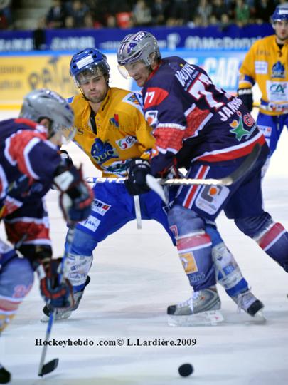 Photo hockey Ligue Magnus - Ligue Magnus : 9ème journée : Grenoble  vs Dijon  - Grenoble sereinement