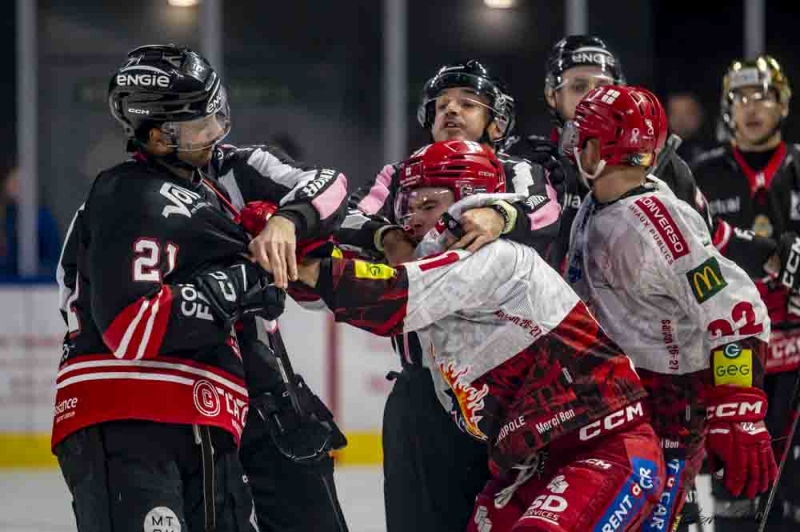 Photo hockey Ligue Magnus - Ligue Magnus : 9ème journée : Bordeaux vs Grenoble - Bordeaux s’incline au bout du suspense face à Grenoble Photo hockey Ligue Magnus - Ligue Magnus : 9ème journée : Bordeaux vs Grenoble - Bordeaux s’incline au bout du suspense face à Grenoble