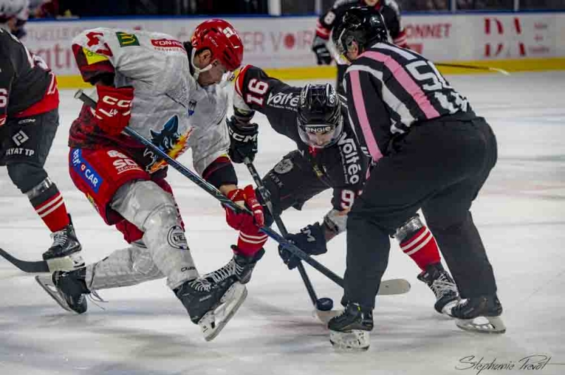 Photo hockey Ligue Magnus - Ligue Magnus : 9ème journée : Bordeaux vs Grenoble - Bordeaux s’incline au bout du suspense face à Grenoble Photo hockey Ligue Magnus - Ligue Magnus : 9ème journée : Bordeaux vs Grenoble - Bordeaux s’incline au bout du suspense face à Grenoble