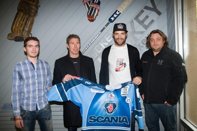 Photo hockey Ligue Magnus - Ligue Magnus : Angers (Les Ducs) - Angers : Présentation Antonin Manavian Photo hockey Ligue Magnus - Ligue Magnus : Angers (Les Ducs) - Angers : Présentation Antonin Manavian