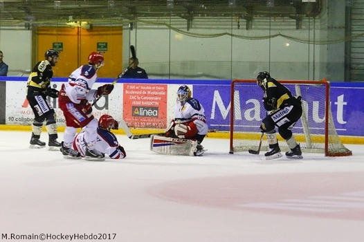 Photo hockey Ligue Magnus - Ligue Magnus : demi-finale, match 6 : Rouen vs Grenoble  - LM : Rouen, à couteaux tirés.