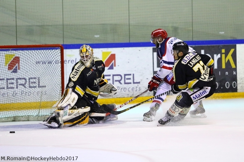 Photo hockey Ligue Magnus - Ligue Magnus : demi-finale, match 6 : Rouen vs Grenoble  - LM : Rouen, à couteaux tirés.