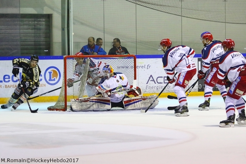 Photo hockey Ligue Magnus - Ligue Magnus : demi-finale, match 6 : Rouen vs Grenoble  - LM : Rouen, à couteaux tirés.