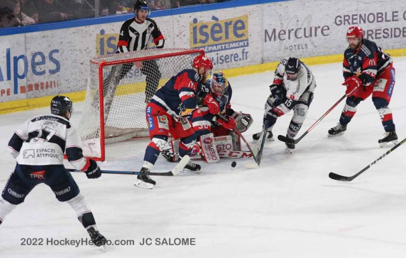 Photo hockey Ligue Magnus - Ligue Magnus - Finale match 1 : Grenoble  vs Angers  - Rude combat pour l