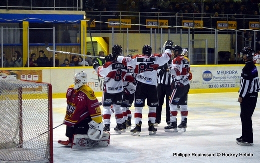 Photo hockey Ligue Magnus - Ligue Magnus : poule de maintien, 2ème journée : Dijon vs Chamonix / Morzine - LM : Mortel coup de piolet Photo hockey Ligue Magnus - Ligue Magnus : poule de maintien, 2ème journée : Dijon vs Chamonix / Morzine - LM : Mortel coup de piolet