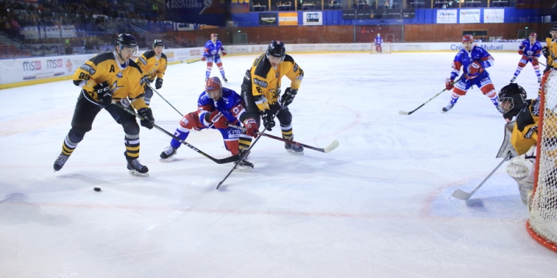 Photo hockey Ligue Magnus - Ligue Magnus - poule de maintien, 5ème journée : Lyon vs Strasbourg - Lyon fait ses adieux à Sivic Photo hockey Ligue Magnus - Ligue Magnus - poule de maintien, 5ème journée : Lyon vs Strasbourg - Lyon fait ses adieux à Sivic