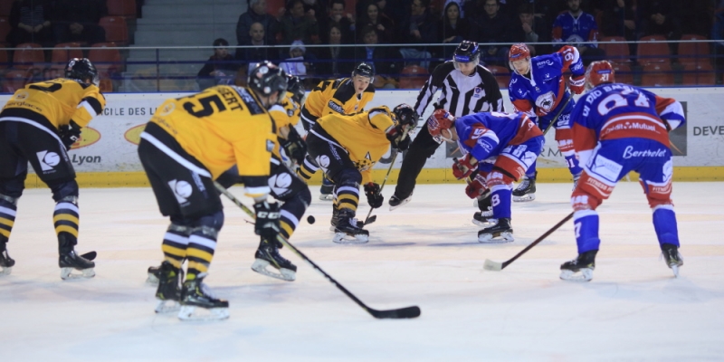 Photo hockey Ligue Magnus - Ligue Magnus - poule de maintien, 5ème journée : Lyon vs Strasbourg - Lyon fait ses adieux à Sivic Photo hockey Ligue Magnus - Ligue Magnus - poule de maintien, 5ème journée : Lyon vs Strasbourg - Lyon fait ses adieux à Sivic