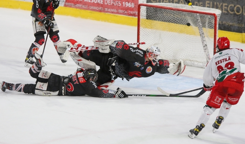 Photo hockey Ligue Magnus - Ligue Magnus - Quart de finale match 5 : Amiens vs Cergy-Pontoise - Cergy prend l Photo hockey Ligue Magnus - Ligue Magnus - Quart de finale match 5 : Amiens vs Cergy-Pontoise - Cergy prend l