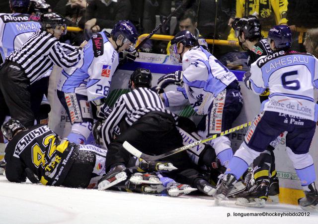 Photo hockey Ligue Magnus - Ligue Magnus, 20ème journée : Rouen vs Angers - Rouen en leader Photo hockey Ligue Magnus - Ligue Magnus, 20ème journée : Rouen vs Angers - Rouen en leader