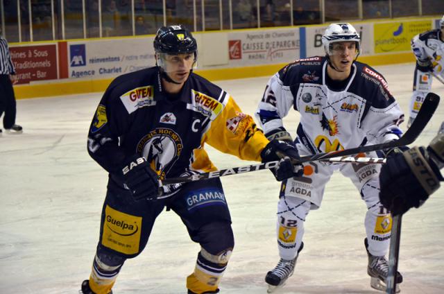 Photo hockey Ligue Magnus - Ligue Magnus, 23ème journée : Chamonix  vs Grenoble  - Les Brûleurs au physique