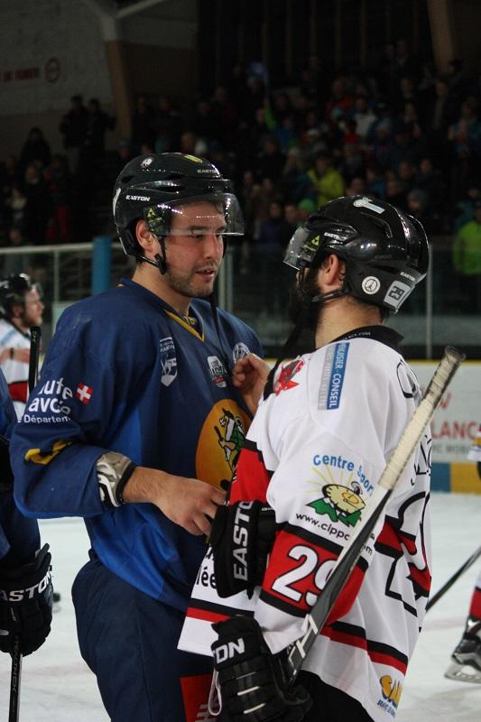Photo hockey Ligue Magnus - Ligue Magnus, poule de maintien, 1ère journée : Chamonix  vs Briançon  - Irrespirable !