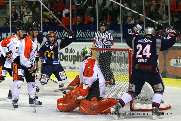 Photo hockey Ligue Magnus - LM - 14ème journée : Grenoble  vs Tours  - La déferlante