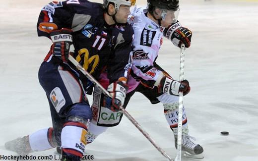 Photo hockey Ligue Magnus - LM - 18ème journée : Grenoble  vs Amiens  - Amiens en emBuyssecade