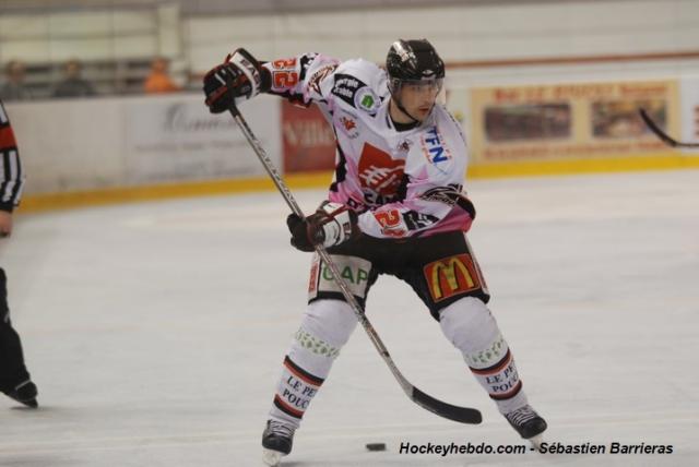 Photo hockey Ligue Magnus - LM - 20ème journée : Tours  vs Amiens  - Attention, bête blessée !