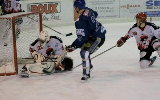Photo hockey Ligue Magnus - LM - 23ème journée : Mont-Blanc vs Neuilly/Marne - Une victoire dans la douleur