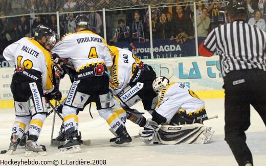 Photo hockey Ligue Magnus - LM - 9ème journée : Grenoble  vs Rouen - Contré!!!