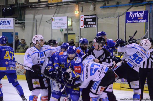 Photo hockey Ligue Magnus - LM playoff, 1/2 finale, match 4 : Dijon vs Gap - A un coup d\ Photo hockey Ligue Magnus - LM playoff, 1/2 finale, match 4 : Dijon vs Gap - A un coup d\
