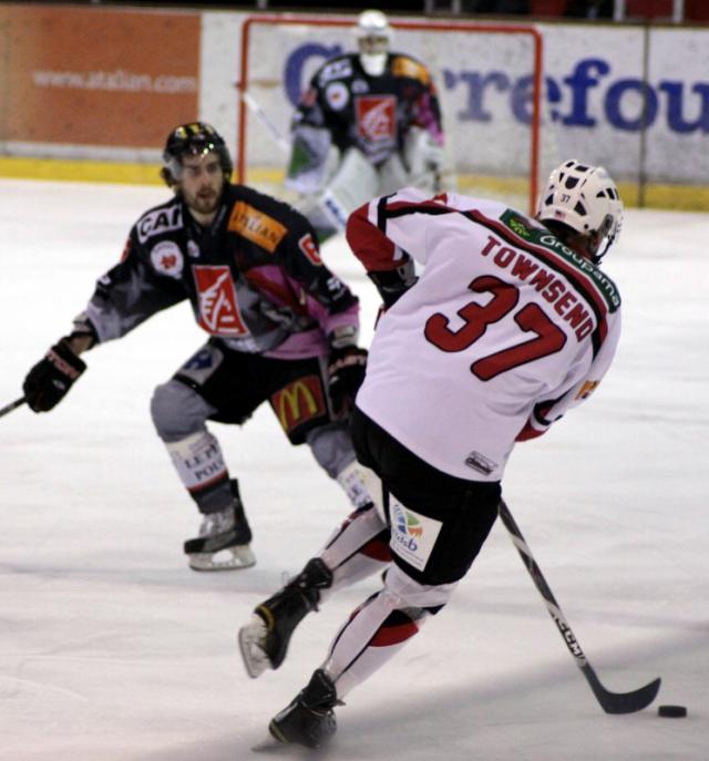 Photo hockey Ligue Magnus - LM playoffs : 1/4 de finale, match 3 : Amiens vs Briançon - Amiens prend l\ Photo hockey Ligue Magnus - LM playoffs : 1/4 de finale, match 3 : Amiens vs Briançon - Amiens prend l\