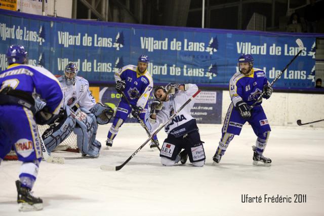 Photo hockey Ligue Magnus - LM playoffs : 1/4 de finale, match 3 : Villard-de-Lans vs Angers - Un Villard à deux visages ! Photo hockey Ligue Magnus - LM playoffs : 1/4 de finale, match 3 : Villard-de-Lans vs Angers - Un Villard à deux visages !