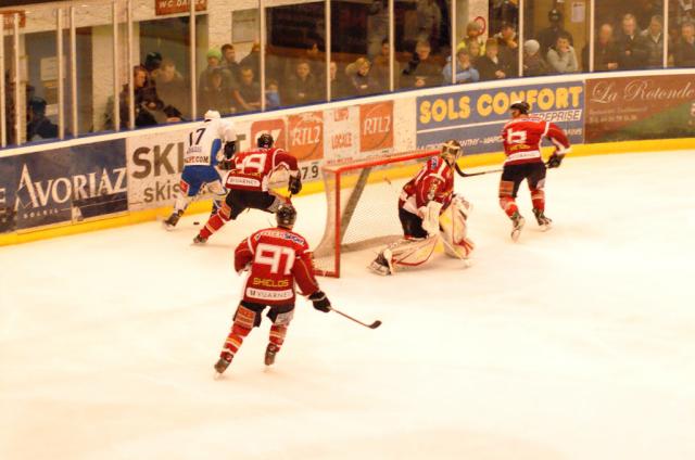 Photo hockey Ligue Magnus - LM Playoffs : 1er tour, match 1 : Morzine-Avoriaz vs Gap - Les Rapaces prennent l\ Photo hockey Ligue Magnus - LM Playoffs : 1er tour, match 1 : Morzine-Avoriaz vs Gap - Les Rapaces prennent l\
