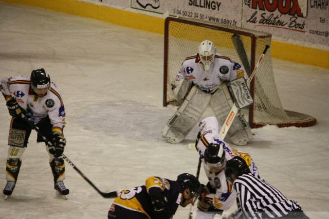 Photo hockey Ligue Magnus - LM playoffs : 1er tour, match 3 : Chamonix vs Morzine-Avoriaz - Morzine plus conquérant Photo hockey Ligue Magnus - LM playoffs : 1er tour, match 3 : Chamonix vs Morzine-Avoriaz - Morzine plus conquérant