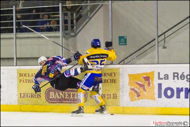 Photo hockey Ligue Magnus - LM Playoffs : 1er tour, match 3 : Epinal vs Dijon - Un air de déjà vu ! Photo hockey Ligue Magnus - LM Playoffs : 1er tour, match 3 : Epinal vs Dijon - Un air de déjà vu !