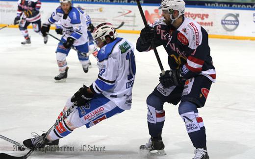 Photo hockey Ligue Magnus - LM Playoffs : 1er tour, match 3 : Grenoble vs Gap - Grenoble écarte Gap Photo hockey Ligue Magnus - LM Playoffs : 1er tour, match 3 : Grenoble vs Gap - Grenoble écarte Gap